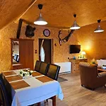 Lägenhet Perla Jezioraka - Caloroczny 100m Z Linia Brzegowa, Bania Z Jacuzzi I Pomostem