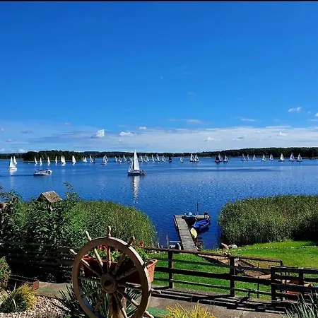 Perła Jezioraka - Całoroczny 100m Z Linią Brzegową, Banią Z Jacuzzi I Pomostem Apartament *