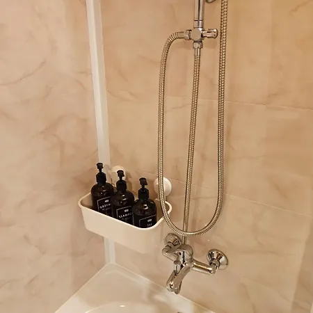 Apartment Perla Jezioraka - Caloroczny 100m Z Linia Brzegowa, Bania Z Jacuzzi I Pomostem *