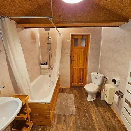 Perla Jezioraka - Caloroczny 100m Z Linia Brzegowa, Bania Z Jacuzzi I Pomostem Apartamento *
