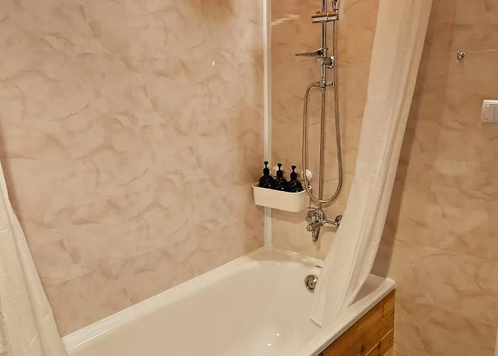 Perla Jezioraka - Caloroczny 100m Z Linia Brzegowa, Bania Z Jacuzzi I Pomostem Apartment