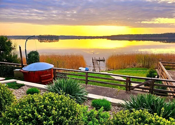 Apartment Perla Jezioraka - Caloroczny 100m Z Linia Brzegowa, Bania Z Jacuzzi I Pomostem *